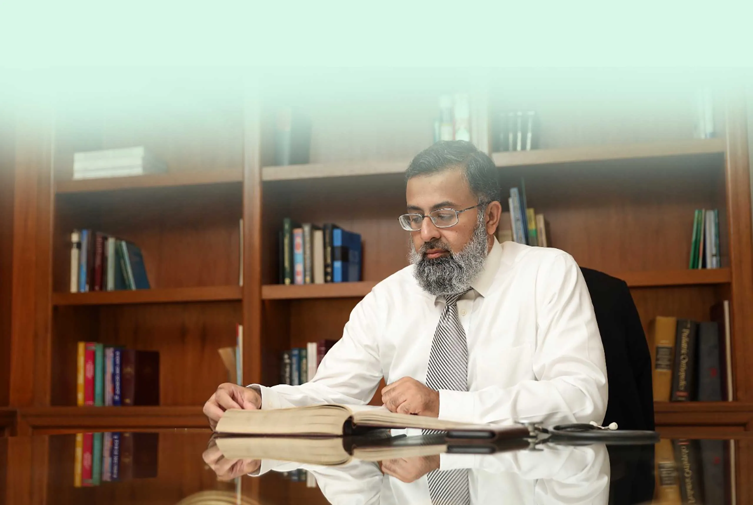 Dr. Omer Zubair